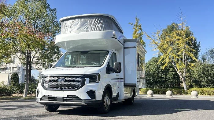 5Star Milkway Ford Chassis 3 Slide-out Motorhome(001)